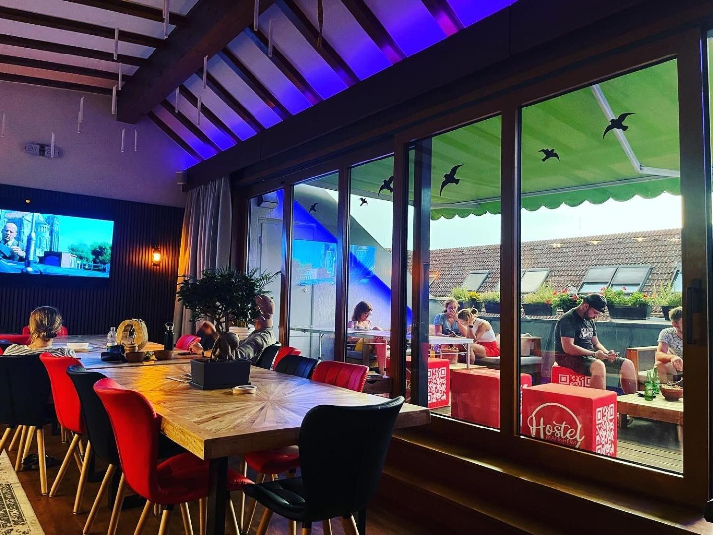 Hostel مانهايم المظهر الخارجي الصورة The interior of the restaurant
