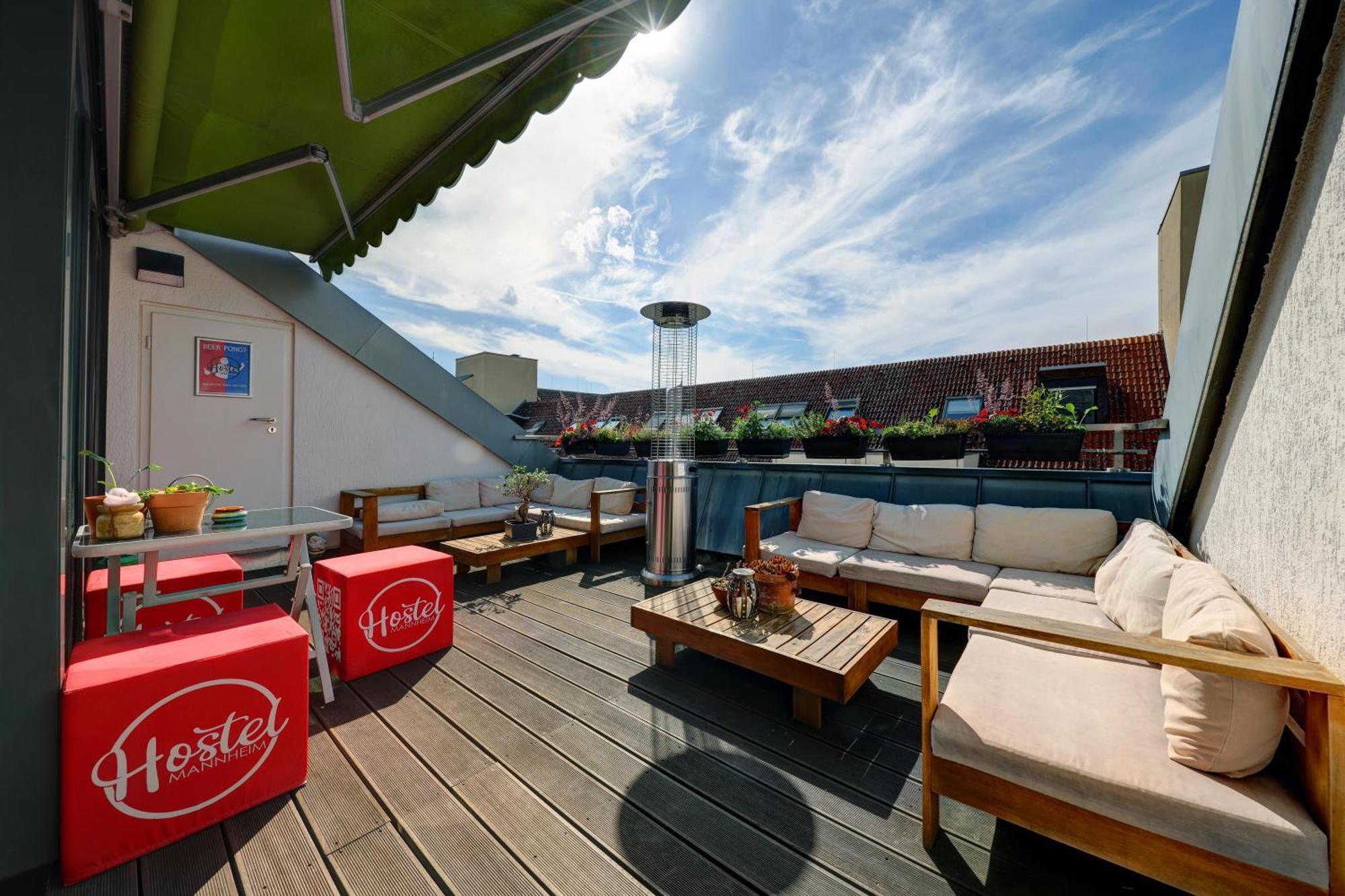 Hostel مانهايم المظهر الخارجي الصورة Rooftop terrace
